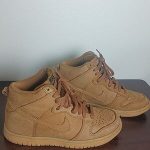 Nike Men's Tan High-Top Sneakers